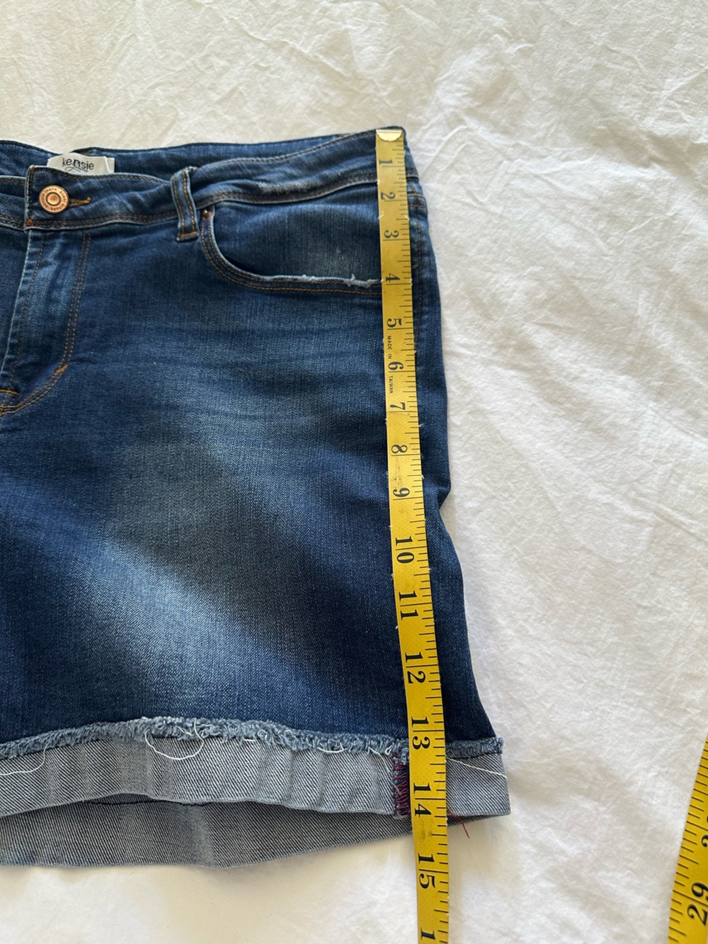 Kensie blue denim roll-cuff shorts, size 10 (30) - Picture 10 of 11